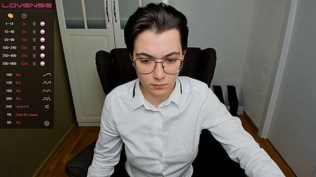 TylerScotty naked stripping on cam for live sex video chat