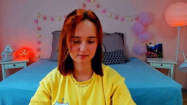 UnicornORkitten naked stripping on cam for live sex video chat