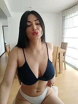 _Alisa_Moon naked stripping on cam for live sex video chat