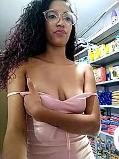 Amyylondon naked stripping on cam for live sex video chat