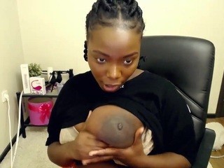 Choco-Lina nude on cam – live sex chat