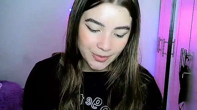 mianinni naked stripping on cam for live sex video chat