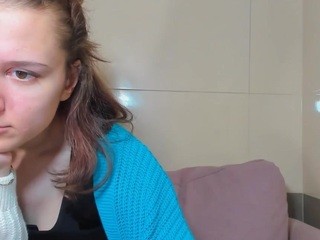 CandiceeGreen nude on cam – live sex chat