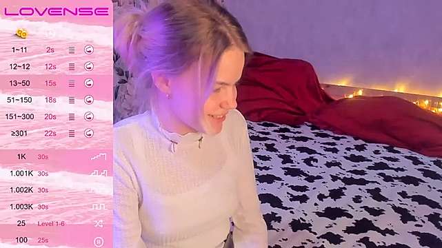 Aleie_Angel naked stripping on cam for live sex video chat