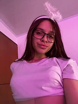 noah__cyrus_1 naked stripping on cam for live sex video chat
