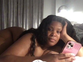 Queen Bakery nude on cam – live sex chat