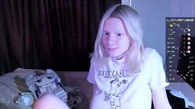 kissymissi naked stripping on cam for live sex video chat