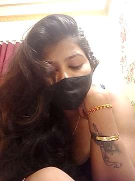 Lisaxxx5 naked stripping on cam for live sex video chat