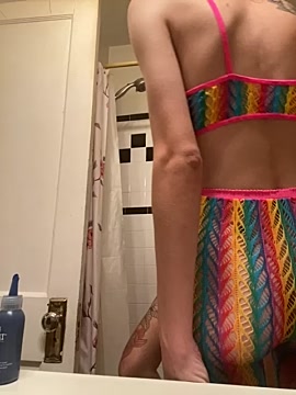 tinysluttyunicorn69 naked stripping on cam for live sex video chat