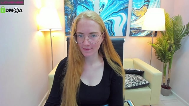 StellaGood naked stripping on cam for live sex video chat