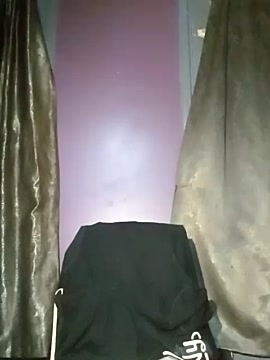 lilhottiebak naked stripping on cam for live sex video chat