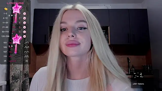 Eva_Juisy naked stripping on cam for live sex video chat