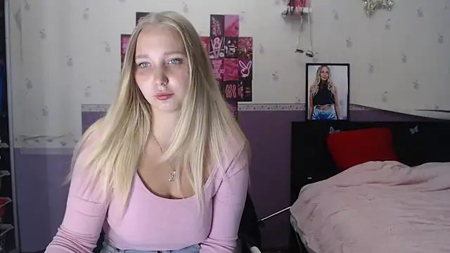 singlemother333 naked stripping on cam for live sex video chat