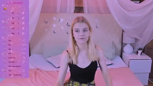 KeitTrois naked stripping on cam for live sex video chat