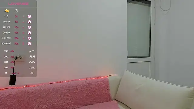 Sharon_Quinn naked stripping on cam for live sex video chat
