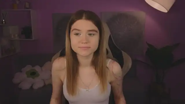 ElisaRussel naked stripping on cam for live sex video chat
