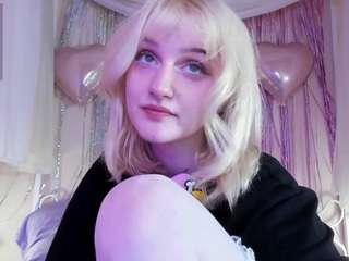 ELLIE nude on cam – live sex chat