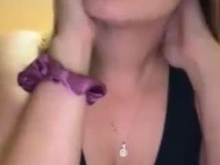 LizalicksXO nude on cam – live sex chat