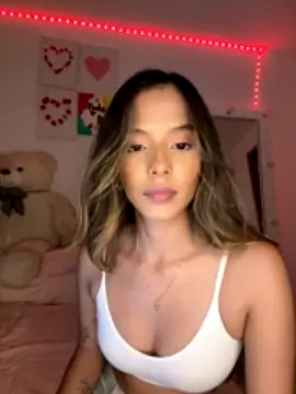 Rossy_cute naked strip on webcam for live sex chat