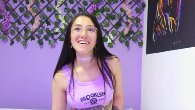 Alice_Hott- naked strip on webcam for live sex chat