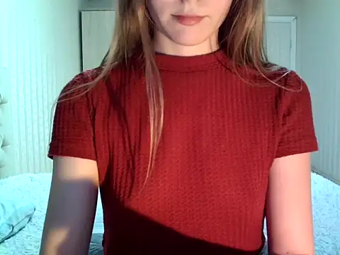 LisaPlug naked strip on webcam for live sex chat