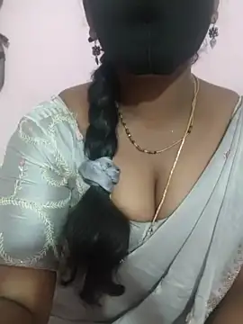 louise92 naked strip on webcam for live sex chat