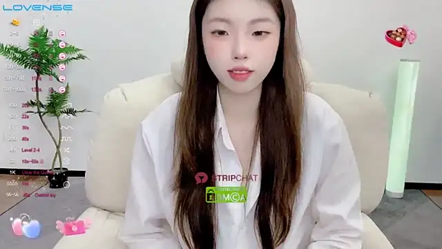 CuteGirlX-173cm naked strip on webcam for live sex chat