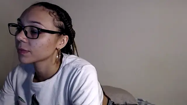 mariianebabe naked strip on webcam for live sex chat