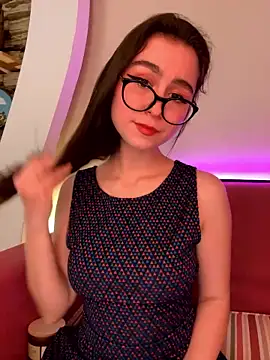 melaniyeah naked strip on webcam for live sex chat