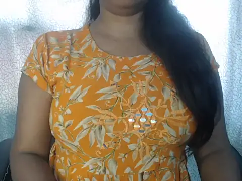 Cute-Saanvi naked strip on webcam for live sex chat