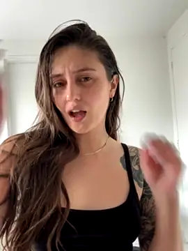 isabellaaPettit naked strip on webcam for live sex chat