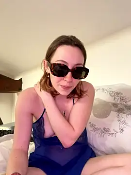 Rosirysoff naked strip on webcam for live sex chat