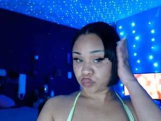 Xxxcinnnamon nude on webcam live hottest sex chat