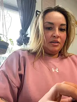 daisydazzle naked strip on webcam for live sex chat