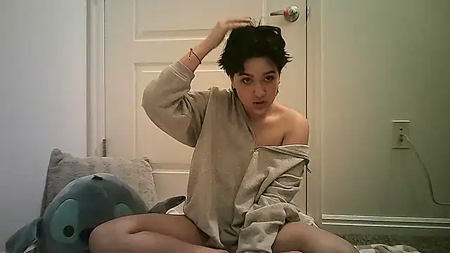 daylune naked strip on webcam for live sex chat