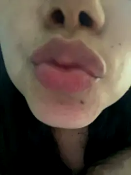 LILI_90 naked strip on webcam for live sex chat