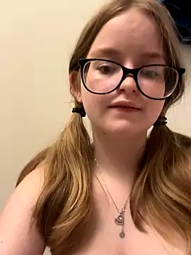 layaluv naked strip on webcam for live sex chat
