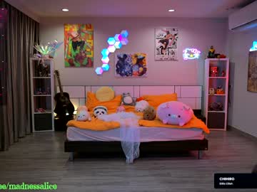 Alice Nudes and Live Cam