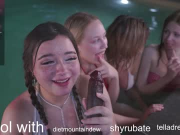 Ayla Nudes and Live Cam