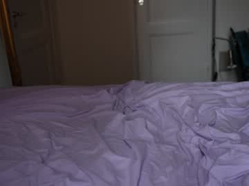 Ella Nudes and Live Cam
