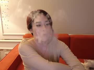 Kimi Nudes and Live Cam