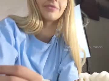 Lesi! https://lesimoonie.com/ Nudes and Live Cam