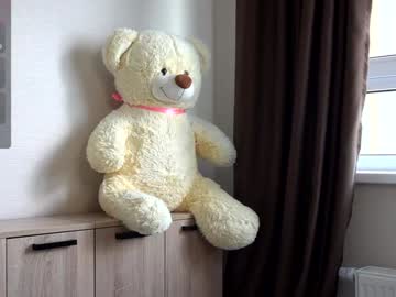 Maya Nudes and Live Cam