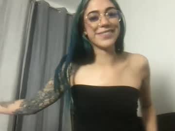 mercedes Nudes and Live Cam