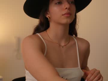 Naughty Samm Nudes and Live Cam