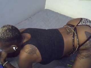 naughtyve Nudes and Live Cam
