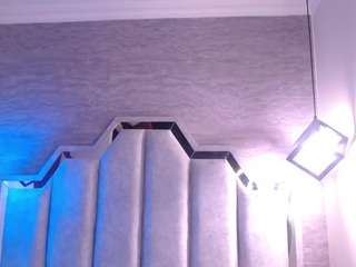 petite-woman Nudes and Live Cam