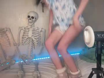 salem Nudes and Live Cam