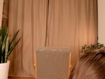 Scarlet Nudes and Live Cam
