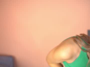 Tella Nudes and Live Cam